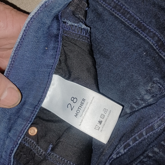 Size 28 Mother brand Pixie style jeans - Picture 3 of 3